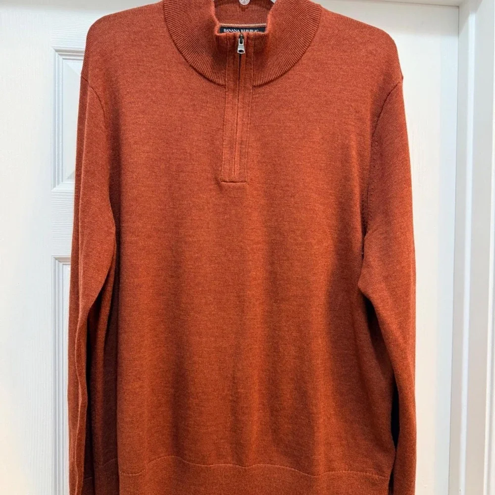 Banana Republic Italian Wool Mock Neck Sweater – Size L‎